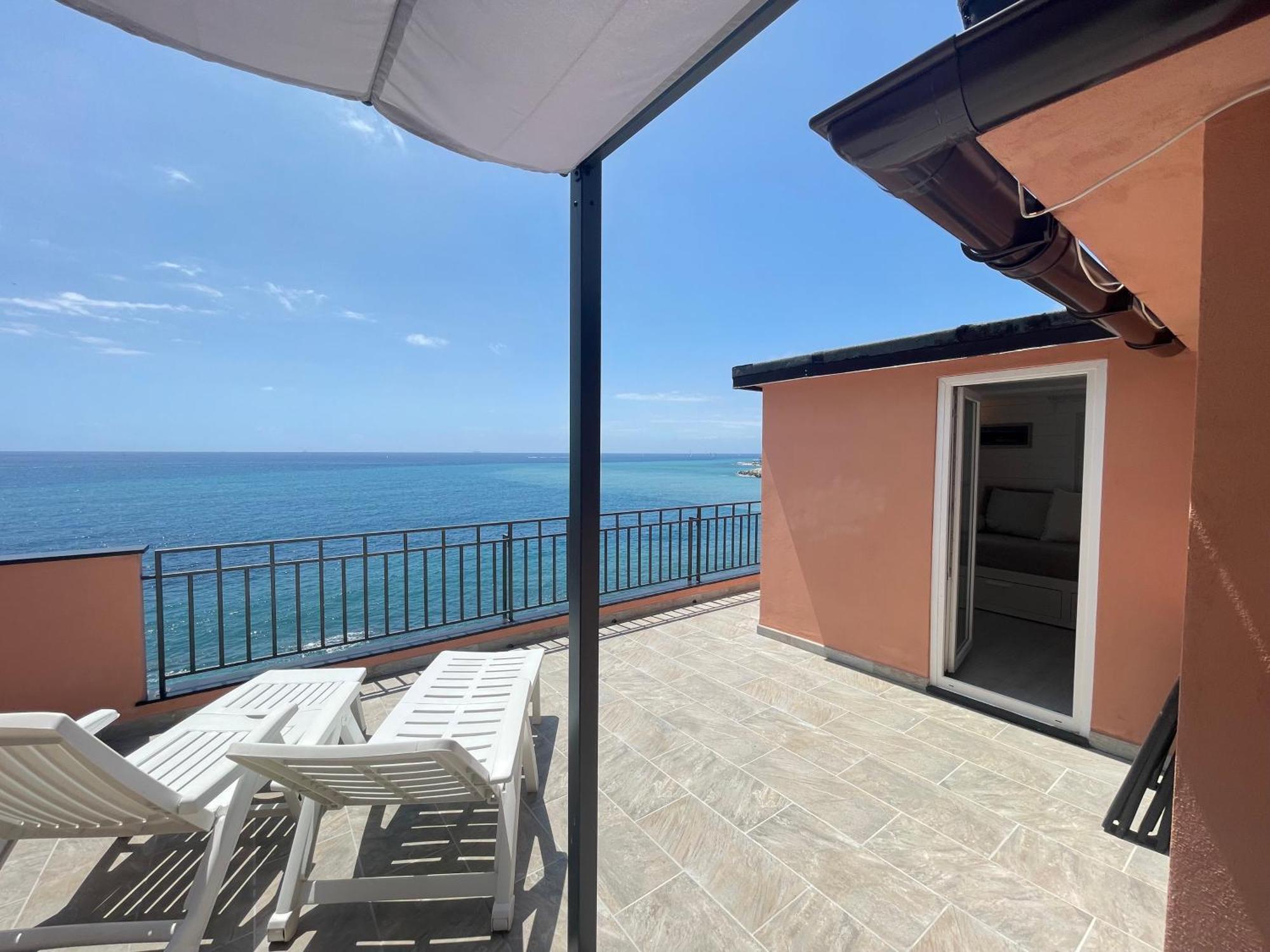 Comodissimo Gaslini E Mare Genua Exterior foto